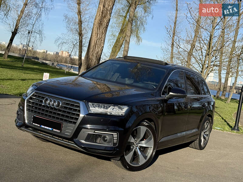 Внедорожник / Кроссовер Audi Q7 2017 в Киеве