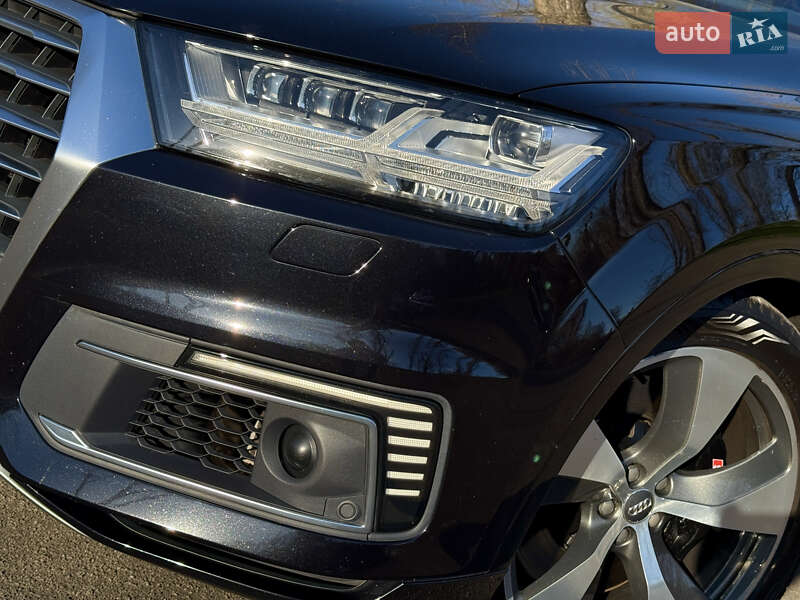 Внедорожник / Кроссовер Audi Q7 2017 в Киеве
