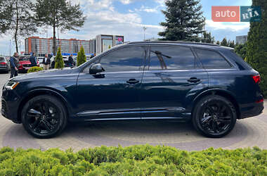 Позашляховик / Кросовер Audi Q7 2023 в 