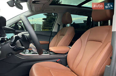Позашляховик / Кросовер Audi Q7 2023 в 