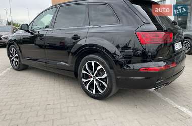Внедорожник / Кроссовер Audi Q7 2016 в 