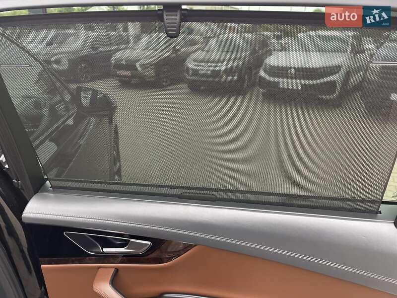Внедорожник / Кроссовер Audi Q7 2016 в Черновцах
