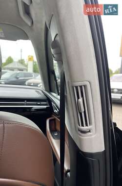 Внедорожник / Кроссовер Audi Q7 2016 в 