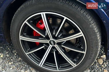 Внедорожник / Кроссовер Audi Q7 2019 в 