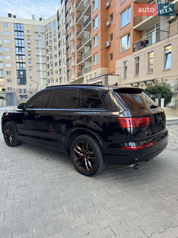 Позашляховик / Кросовер Audi Q7 2016 в Чернівцях