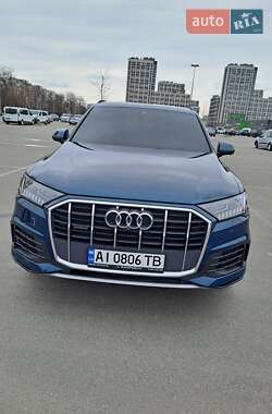 Позашляховик / Кросовер Audi Q7 2022 в 