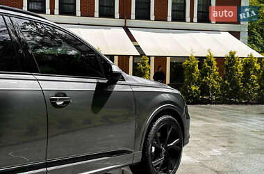 Внедорожник / Кроссовер Audi Q7 2020 в 