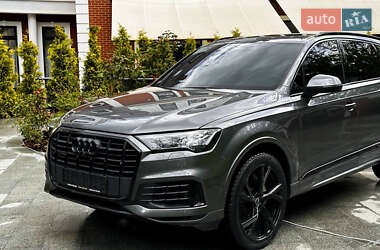 Внедорожник / Кроссовер Audi Q7 2020 в 