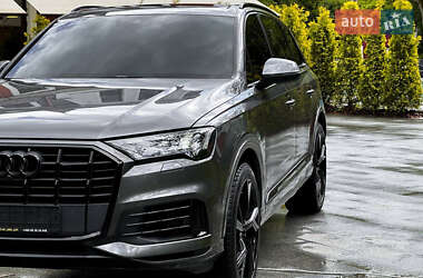 Внедорожник / Кроссовер Audi Q7 2020 в 