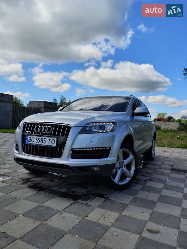 Позашляховик / Кросовер Audi Q7 2010 в 