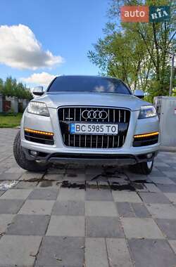 Позашляховик / Кросовер Audi Q7 2010 в 