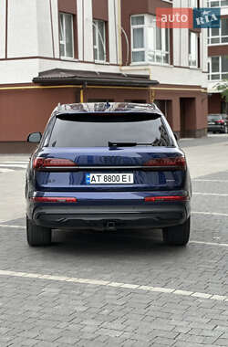 Внедорожник / Кроссовер Audi Q7 2021 в 