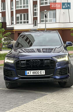 Внедорожник / Кроссовер Audi Q7 2021 в 