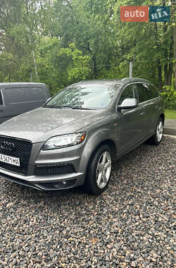 Позашляховик / Кросовер Audi Q7 2015 в 