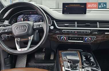 Внедорожник / Кроссовер Audi Q7 2016 в 