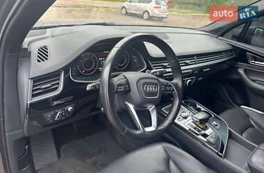 Внедорожник / Кроссовер Audi Q7 2016 в 