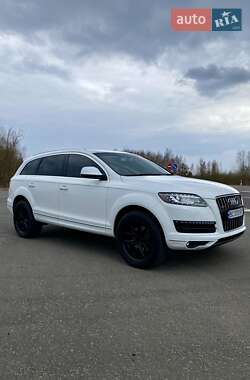 Внедорожник / Кроссовер Audi Q7 2015 в 