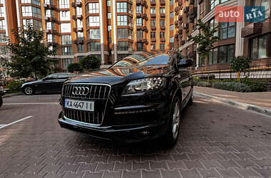Позашляховик / Кросовер Audi Q7 2015 в 