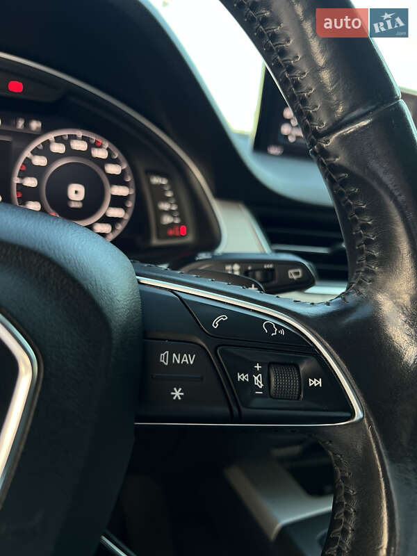 Внедорожник / Кроссовер Audi Q7 2016 в Березному