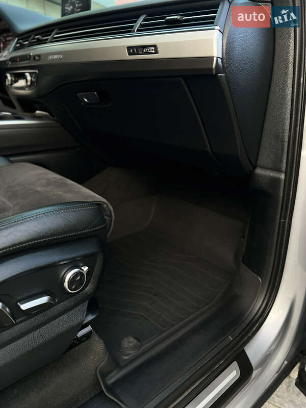Внедорожник / Кроссовер Audi Q7 2016 в Березному