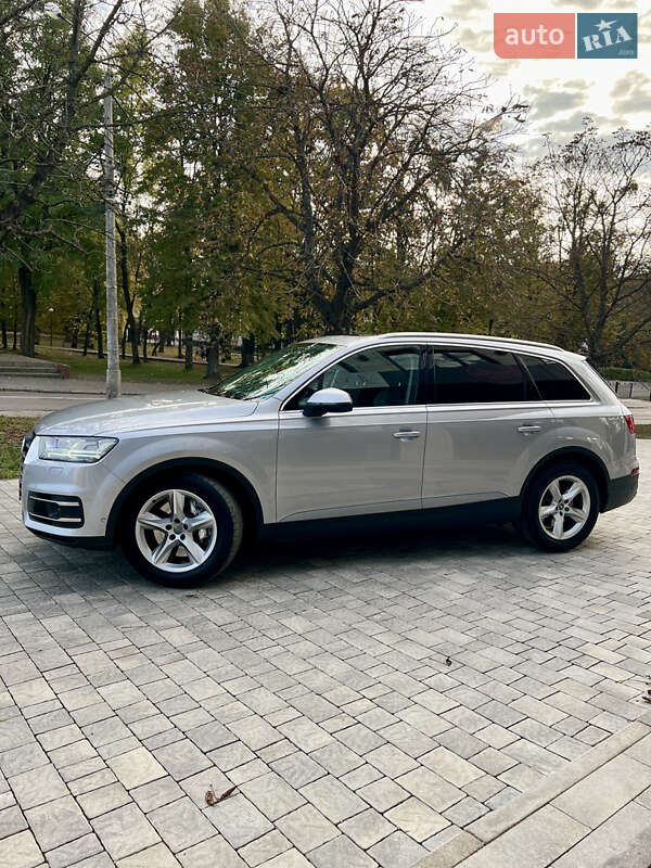 Внедорожник / Кроссовер Audi Q7 2016 в Березному