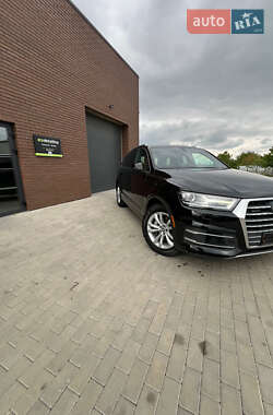 Внедорожник / Кроссовер Audi Q7 2017 в 