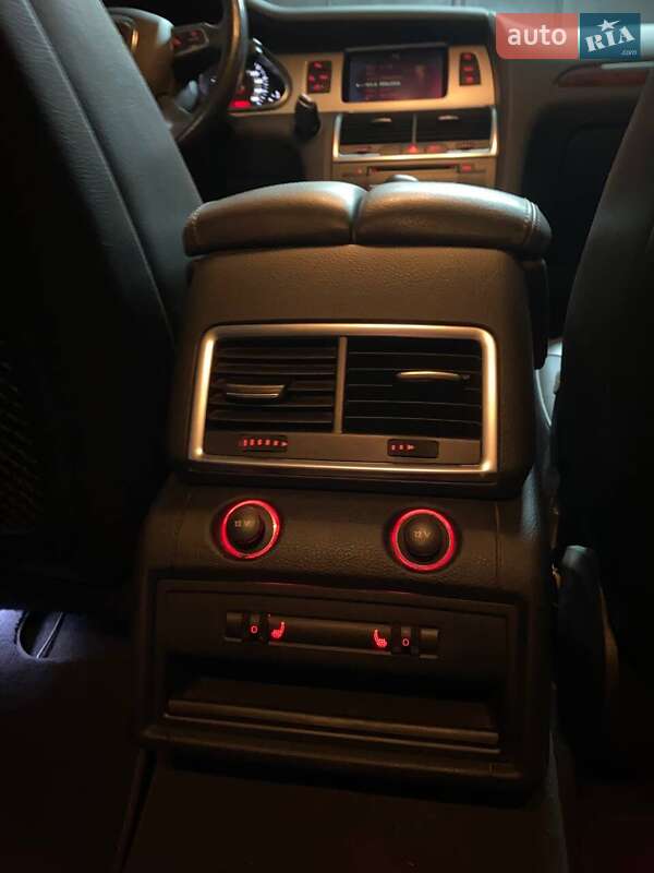 Позашляховик / Кросовер Audi Q7 2011 в Кропивницькому