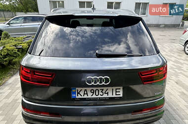 Внедорожник / Кроссовер Audi Q7 2017 в 