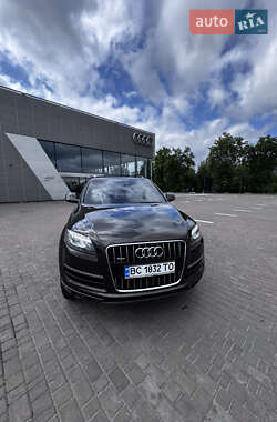 Внедорожник / Кроссовер Audi Q7 2012 в 