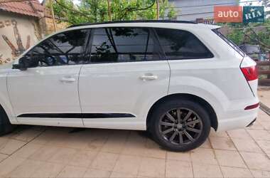 Внедорожник / Кроссовер Audi Q7 2017 в 