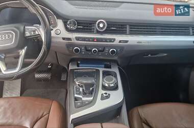 Внедорожник / Кроссовер Audi Q7 2017 в 