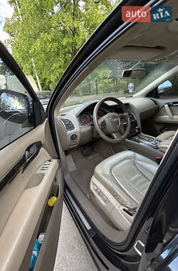 Внедорожник / Кроссовер Audi Q7 2007 в 