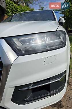 Внедорожник / Кроссовер Audi Q7 2017 в 