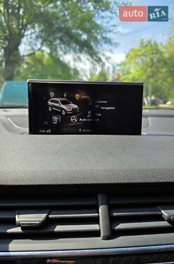 Внедорожник / Кроссовер Audi Q7 2017 в 