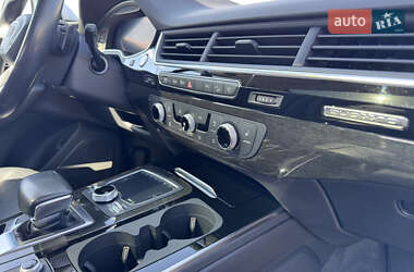 Внедорожник / Кроссовер Audi Q7 2019 в 