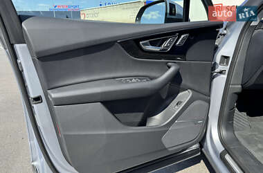 Внедорожник / Кроссовер Audi Q7 2019 в 