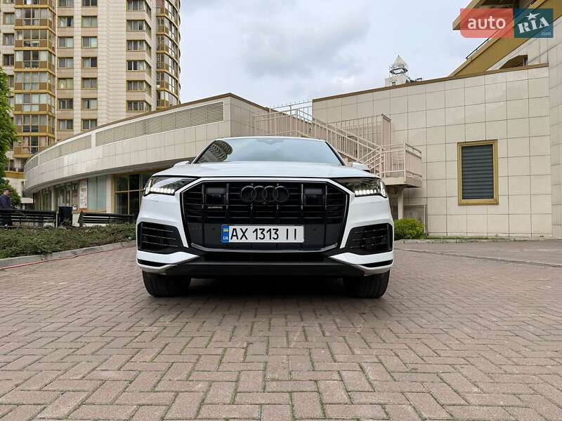 Внедорожник / Кроссовер Audi Q7 2019 в Киеве