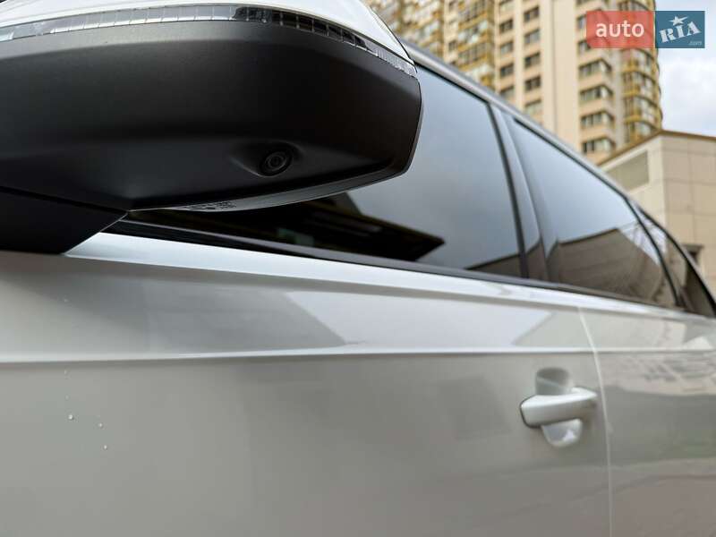 Внедорожник / Кроссовер Audi Q7 2019 в Киеве