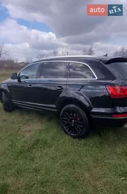 Внедорожник / Кроссовер Audi Q7 2015 в 