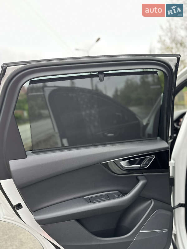 Внедорожник / Кроссовер Audi Q7 2016 в Киеве