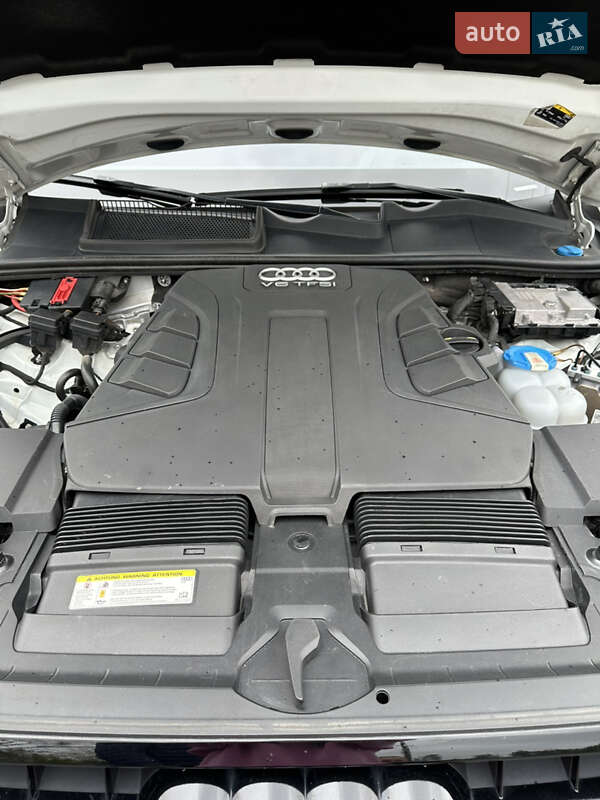 Внедорожник / Кроссовер Audi Q7 2016 в Киеве