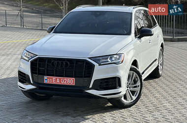 Внедорожник / Кроссовер Audi Q7 2021 в 