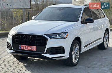 Внедорожник / Кроссовер Audi Q7 2021 в 