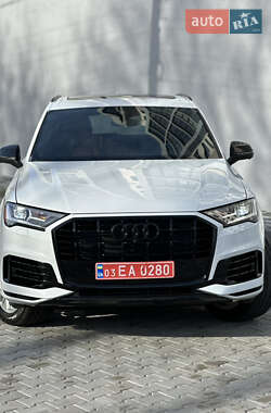 Внедорожник / Кроссовер Audi Q7 2021 в 