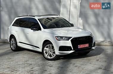 Внедорожник / Кроссовер Audi Q7 2021 в 