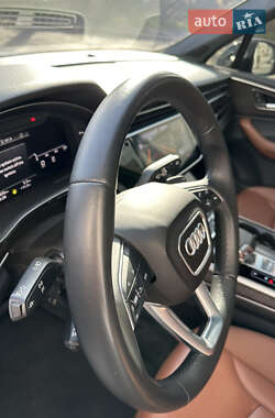 Внедорожник / Кроссовер Audi Q7 2021 в 