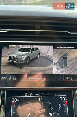 Внедорожник / Кроссовер Audi Q7 2021 в 
