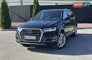 Позашляховик / Кросовер Audi Q7 2018 в 