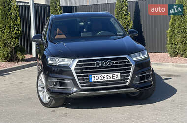 Позашляховик / Кросовер Audi Q7 2018 в 