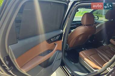 Позашляховик / Кросовер Audi Q7 2016 в 